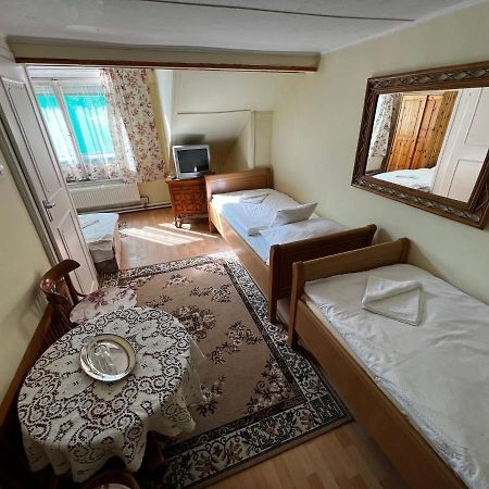 Talizman Etterem Panzio Hotell Miskolc Exteriör bild