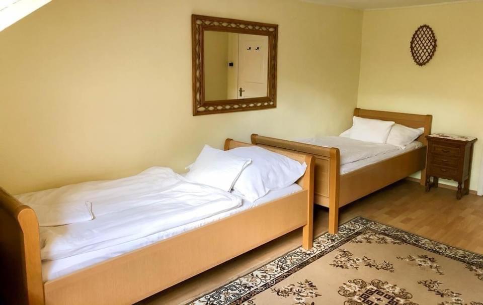 Talizman Etterem Panzio Hotell Miskolc Exteriör bild
