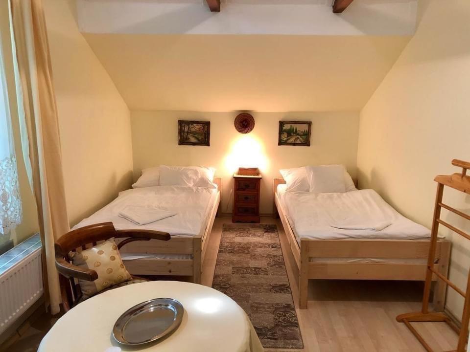 Talizman Etterem Panzio Hotell Miskolc Exteriör bild